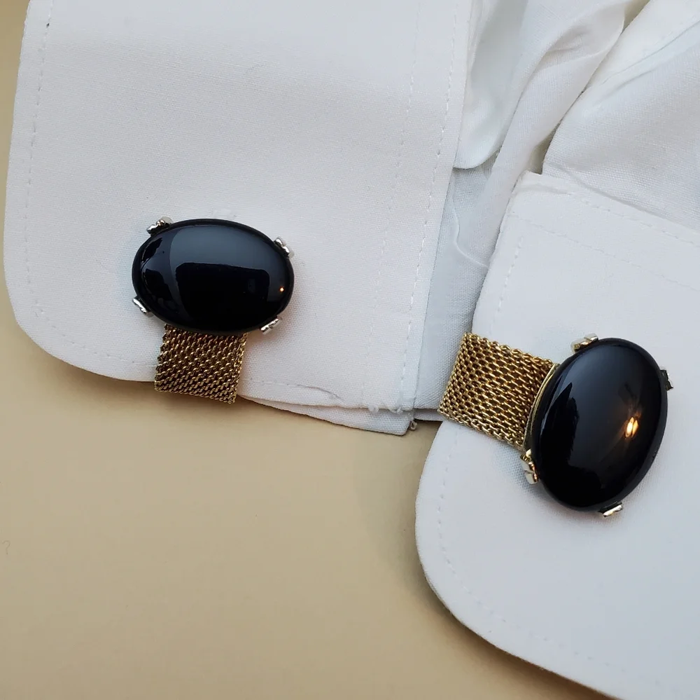 Cufflinks: Gold Tone Wrap Around with Oval Black Onyx